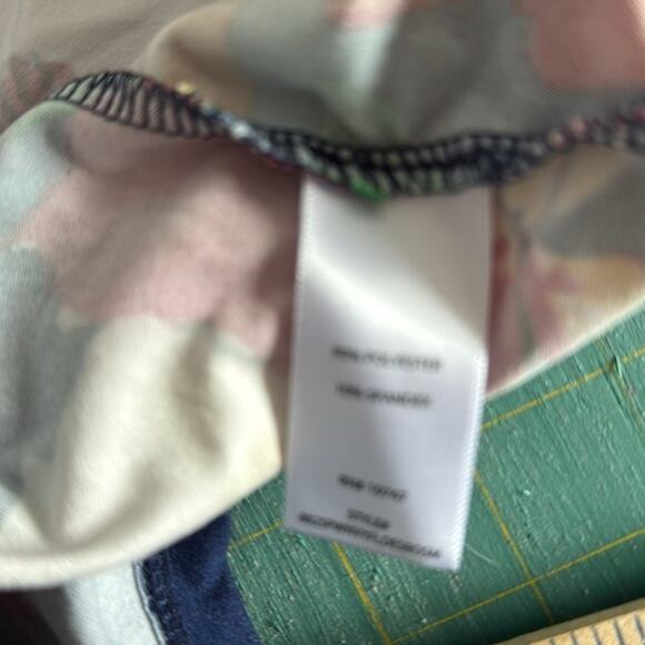 Pioneer Woman Bright Floral V-Neck Pullover Top 3/4 Sleeves sz Medium - Picture 4 of 6